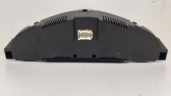 Vägmätare KM från en Mercedes-Benz C Combi (S203) 2.7 C-270 CDI 20V 2002