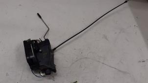 Gebruikte Deurslot Mechaniek 2Deurs rechts Mercedes Vito (639.6) 2.2 109 CDI 16V Prijs € 50,00 Margeregeling aangeboden door Autodemontage van de Laar