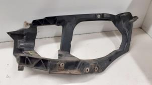 Gebruikte Koplampframe links Mitsubishi Colt (Z2/Z3) 1.3 16V Prijs € 20,00 Margeregeling aangeboden door Autodemontage van de Laar