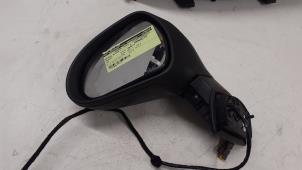 Używane Lusterko zewnetrzne lewe Peugeot 207/207+ (WA/WC/WM) 1.6 16V GT THP Cena € 50,00 Procedura marży oferowane przez Autodemontage van de Laar