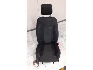 Begagnade Säte, höger Ford Fiesta 6 (JA8) 1.0 EcoBoost 12V 100 Van Pris € 175,00 Marginaltabell erbjuds av Autodemontage van de Laar