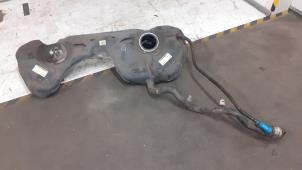 Begagnade Tank BMW 1 serie (E81) 118i 16V Pris € 150,00 Marginaltabell erbjuds av Autodemontage van de Laar