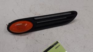 Gebruikte Knipperlicht links BMW Mini One/Cooper (R50) 1.6 16V Cooper Prijs € 15,00 Margeregeling aangeboden door Autodemontage van de Laar