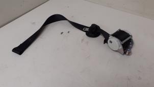 Gebruikte Veiligheidsgordel rechts-voor BMW 1 serie (E81) 118i 16V Prijs € 50,00 Margeregeling aangeboden door Autodemontage van de Laar