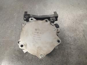 Begagnade Vakuumpump (bensin) Audi A4 (B8) 1.8 TFSI 16V Pris € 75,00 Marginaltabell erbjuds av Autodemontage van de Laar