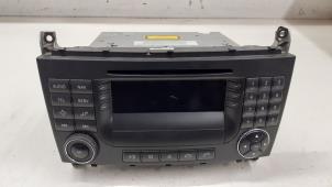 Gebruikte Navigatie Systeem Mercedes C (W203) 2.2 C-220 CDI 16V Prijs € 160,00 Margeregeling aangeboden door Autodemontage van de Laar