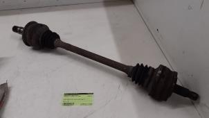 Gebruikte Steekas links-achter Mercedes C (W203) 2.2 C-220 CDI 16V Prijs € 70,00 Margeregeling aangeboden door Autodemontage van de Laar