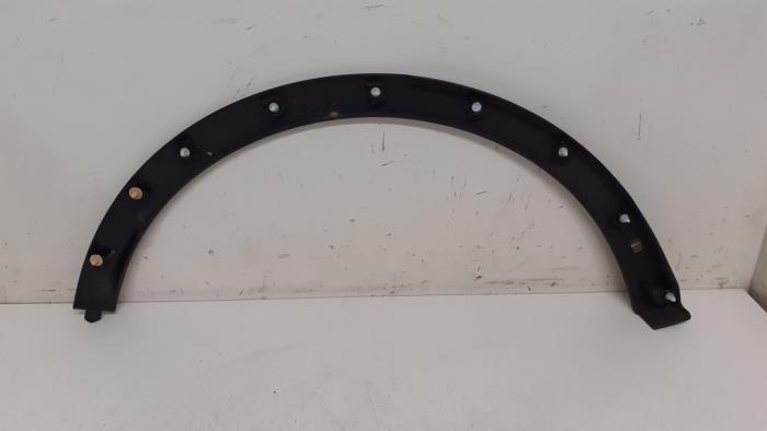 Spatbordverbreder van een Renault Captur (2R) 0.9 Energy TCE 12V 2013