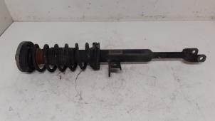 Gebruikte Schokdemperpoot rechts-voor BMW 5 serie Touring (F11) 528i 16V Prijs € 75,00 Margeregeling aangeboden door Autodemontage van de Laar