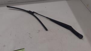 Gebruikte Ruitenwisserarm voor Seat Mii 1.0 12V Prijs € 20,00 Margeregeling aangeboden door Autodemontage van de Laar