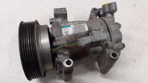 Gebruikte Aircopomp Renault Twingo II (CN) 1.2 16V Prijs € 75,00 Margeregeling aangeboden door Autodemontage van de Laar