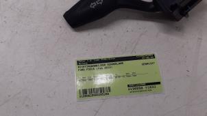 Używane Przelacznik kierunkowskazu Ford Focus 3 1.6 Ti-VCT 16V 125 Cena € 25,00 Procedura marży oferowane przez Autodemontage van de Laar