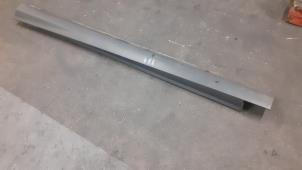 Gebruikte Zijskirt links Ford Focus 3 1.6 Ti-VCT 16V 125 Prijs € 60,00 Margeregeling aangeboden door Autodemontage van de Laar