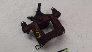 Gebruikte Remklauw (Tang) links-achter Mercedes C (W204) 2.2 C-220 CDI 16V Prijs € 50,00 Margeregeling aangeboden door Autodemontage van de Laar