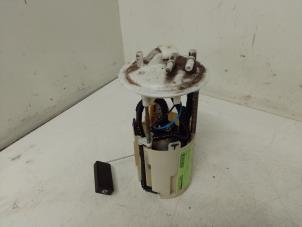 Gebruikte Tank element Pomp Mercedes Vito (639.6) 2.2 115 CDI 16V Prijs € 75,00 Margeregeling aangeboden door Autodemontage van de Laar