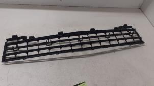 Begagnade Stötfångargrill Mercedes A (W169) 1.5 A-160 Pris € 25,00 Marginaltabell erbjuds av Autodemontage van de Laar