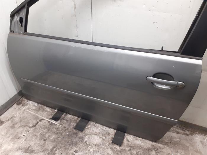 Deur 2Deurs links van een Volkswagen Polo IV (9N1/2/3) 1.4 16V 75 2005
