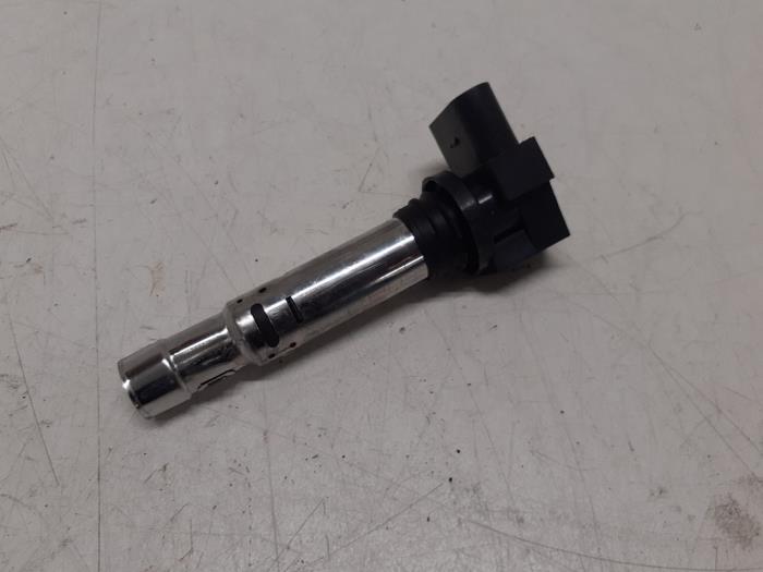 Tändspole från en Volkswagen Polo IV (9N1/2/3) 1.4 16V 75 2005