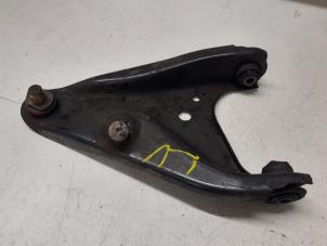 Begagnade Främre gaffelben, vänster Dacia Dokker Express (8S) 1.5 dCi 75 Pris € 45,00 Marginaltabell erbjuds av Autodemontage van de Laar