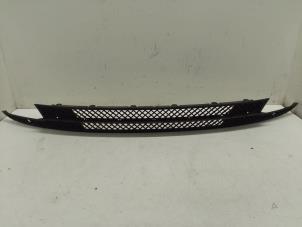 Gebruikte Bumper Rooster BMW 1 serie (E87/87N) 118i 16V Prijs € 35,00 Margeregeling aangeboden door Autodemontage van de Laar