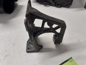 Gebruikte Motorrubber Opel Vivaro Combi 1.6 CDTi BiTurbo Prijs € 35,00 Margeregeling aangeboden door Autodemontage van de Laar