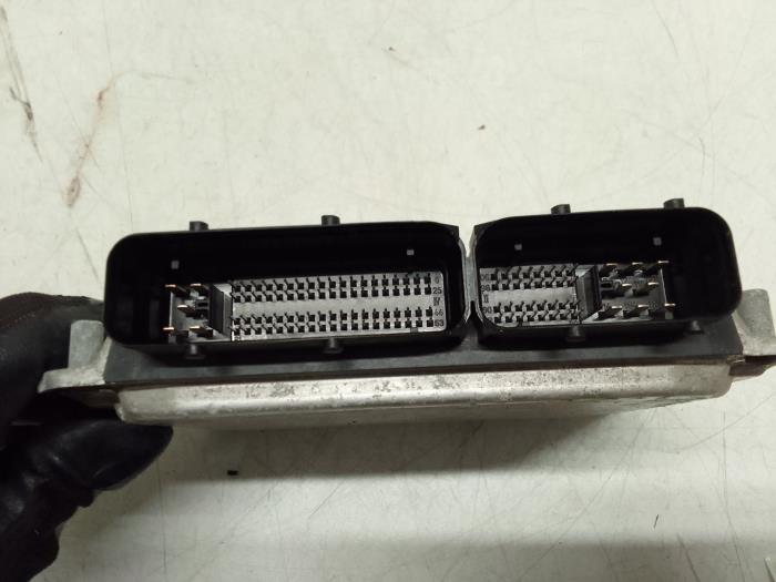 Dator, motorstyrning från en Volkswagen Phaeton (3D) 3.2 V6 30V 2003