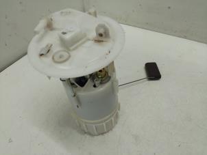 Gebruikte Benzinepomp Renault Megane II Grandtour (KM) 1.6 16V Prijs € 50,00 Margeregeling aangeboden door Autodemontage van de Laar