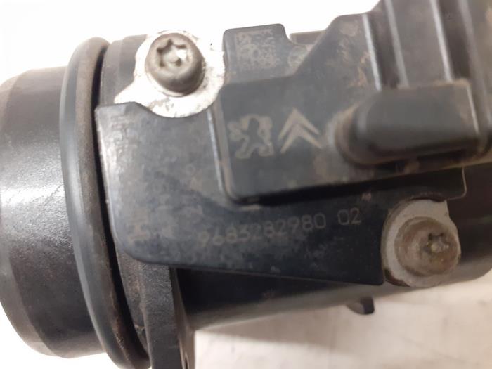 Luftmassemätare från en Peugeot Partner (GC/GF/GG/GJ/GK) 1.6 HDI 90 2012