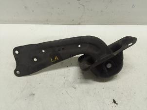 Begagnade Bakre gaffelben, vänster Volkswagen Golf VII (AUA) 2.0 GTI 16V Pris € 50,00 Marginaltabell erbjuds av Autodemontage van de Laar