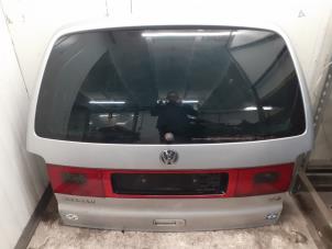 Gebruikte Achterklep Volkswagen Sharan (7M8/M9/M6) 2.8 V6 24V Prijs € 125,00 Margeregeling aangeboden door Autodemontage van de Laar