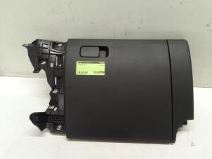 Begagnade Handskfack Volkswagen Up! (121) 1.0 TSI 12V Pris € 50,00 Marginaltabell erbjuds av Autodemontage van de Laar