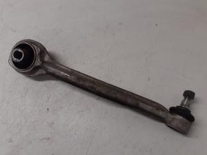 Begagnade Främre gaffelben, vänster Mercedes E (W211) 1.8 E-200 K 16V Pris € 35,00 Marginaltabell erbjuds av Autodemontage van de Laar