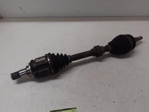 Gebruikte Aandrijfas links-voor Toyota RAV4 (A4) 2.0 16V VVT-i 4x4 Prijs € 75,00 Margeregeling aangeboden door Autodemontage van de Laar