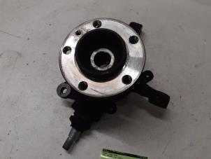 Gebruikte Fusee links-voor Opel Movano 2.3 CDTi Biturbo 16V FWD Prijs € 121,00 Inclusief btw aangeboden door Autodemontage van de Laar