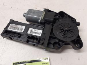 Begagnade Motor, dörrfönster Renault Megane III Grandtour (KZ) 1.2 16V TCE 115 Pris € 50,00 Marginaltabell erbjuds av Autodemontage van de Laar