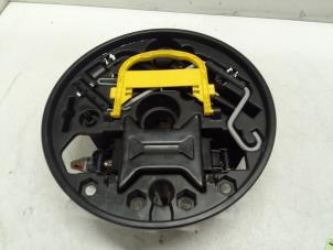 Begagnade Domkraftsset Renault Clio II (BB/CB) 1.6 16V Pris € 30,00 Marginaltabell erbjuds av Autodemontage van de Laar