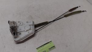 Gebruikte Slotmechaniek Portier 4Deurs rechts-achter Mazda CX-5 II (KF) 2.0 SkyActiv-G 165 16V 2WD Prijs € 50,00 Margeregeling aangeboden door Autodemontage van de Laar