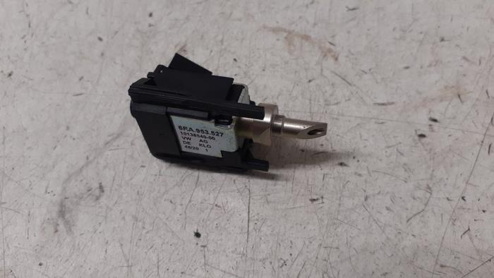 Tändningslås från en Volkswagen Polo VI (AW1) 1.0 TSI 12V 2021