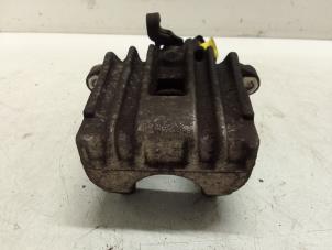 Gebruikte Remklauw (Tang) rechts-achter Volkswagen Polo V (6R) 1.6 TDI 16V 90 Prijs € 50,00 Margeregeling aangeboden door Autodemontage van de Laar