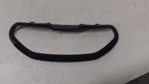 Używane Listwa wykonczeniowa licznika kilometrów Peugeot 2008 (CU) 1.2 Vti 12V PureTech 82 Cena € 30,00 Procedura marży oferowane przez Autodemontage van de Laar