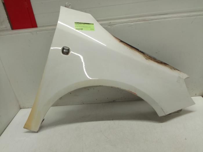 Framskärm, höger från en Skoda Fabia II Combi 1.2 TSI 2013