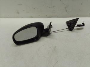 Używane Lusterko zewnetrzne lewe Skoda Fabia II Combi 1.2 TSI Cena € 50,00 Procedura marży oferowane przez Autodemontage van de Laar