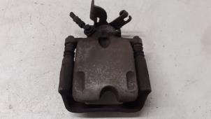 Gebruikte Remklauw (Tang) rechts-achter Opel Insignia 2.8 V6 Turbo 24V 4x4 Ecotec Prijs € 50,00 Margeregeling aangeboden door Autodemontage van de Laar