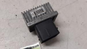 Gebruikte Koelvin relais Renault Clio IV (5R) 1.5 Energy dCi 90 FAP Prijs € 25,00 Margeregeling aangeboden door Autodemontage van de Laar