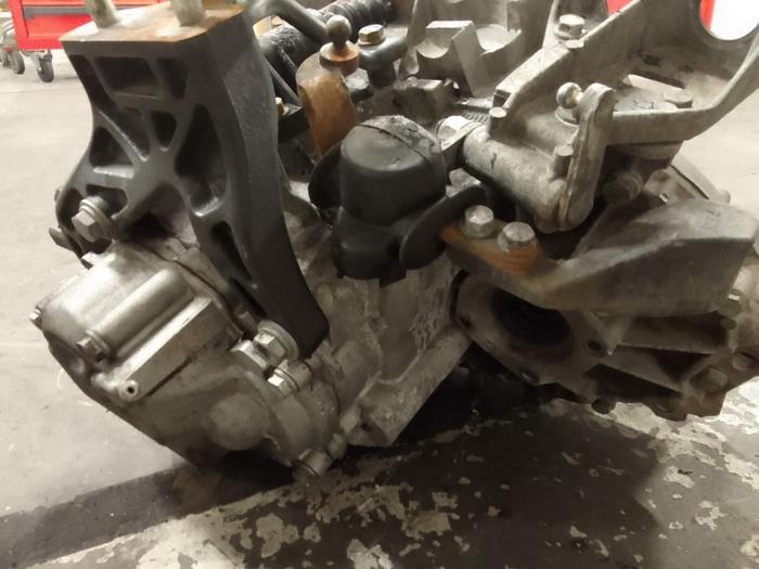 Växellåda från en Opel Combo 1.3 CDTI 16V ecoFlex 2012