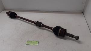 Gebruikte Aandrijfas rechts-voor Hyundai i20 1.2i 16V Prijs € 70,00 Margeregeling aangeboden door Autodemontage van de Laar