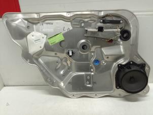 Gebruikte Raammechaniek 4Deurs links-achter Mercedes S (W221) 3.5 S-350 24V Prijs € 75,00 Margeregeling aangeboden door Autodemontage van de Laar