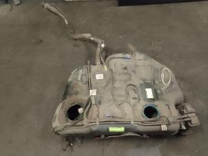 Gebruikte Brandstoftank Opel Insignia 2.8 V6 Turbo 24V 4x4 Ecotec Prijs € 150,00 Margeregeling aangeboden door Autodemontage van de Laar