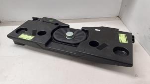 Gebruikte Subwoofer Opel Insignia 2.8 V6 Turbo 24V 4x4 Ecotec Prijs € 135,00 Margeregeling aangeboden door Autodemontage van de Laar