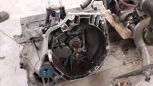 Gebruikte Versnellingsbak Fiat Fiorino (225) 1.3 JTD 16V Multijet Prijs € 400,00 Margeregeling aangeboden door Autodemontage van de Laar